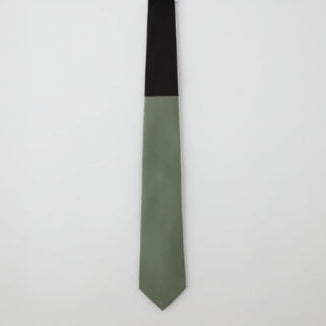強く優しく｜バイカラークレリックタイ BLACK×GREEN – giraffe ONLINE SHOP