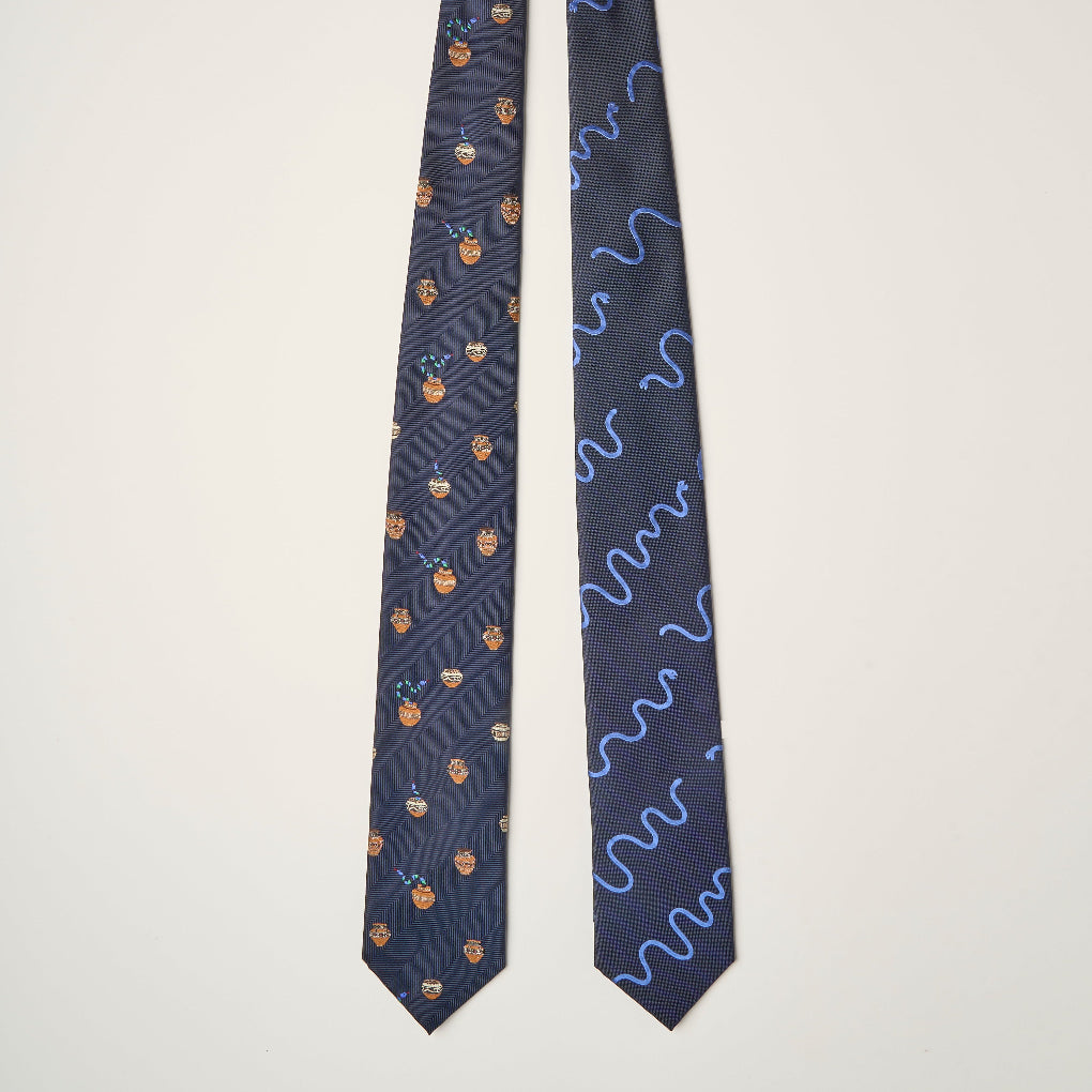 蛇は寸にして人を吞む｜十二支タイ（へび）NAVY – giraffe ONLINE SHOP