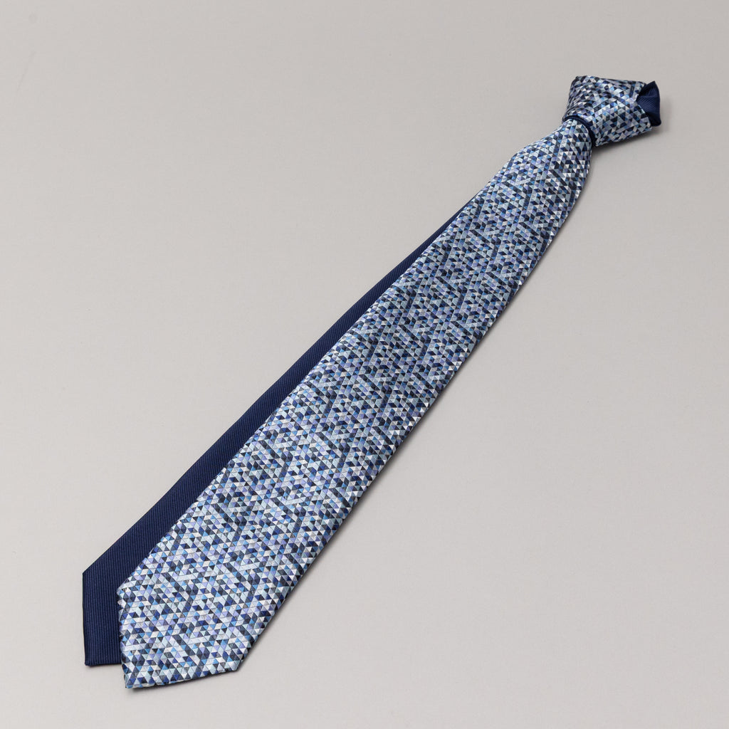 細かいことも大切です｜リバーシブルモザイクタイ BLUE×NAVY – giraffe
