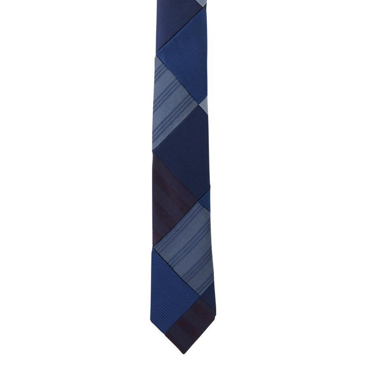 青さを持ち続ける｜ワントーンパッチワークタイ NAVY – giraffe ONLINE